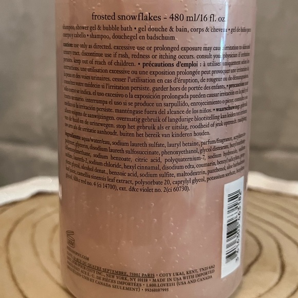 Philosophy Frosted Snowflakes: Shampoo, Shower Gel & Bubble Bath - Picture 3 of 3